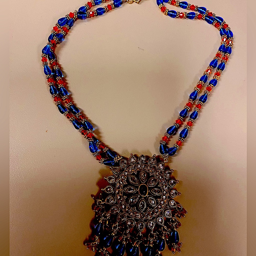 Neclace - Picture 2 of 2
